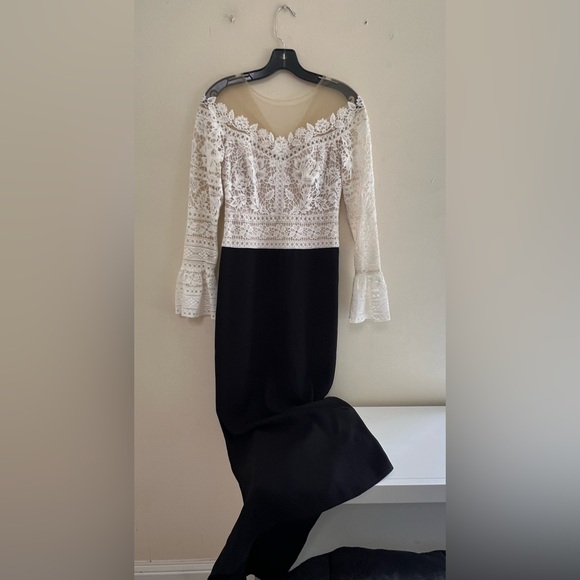 Tadashi Shoji Dresses & Skirts - Tadashi Shoji Elegant Lace Long Sleeve Dress in Black and Cream